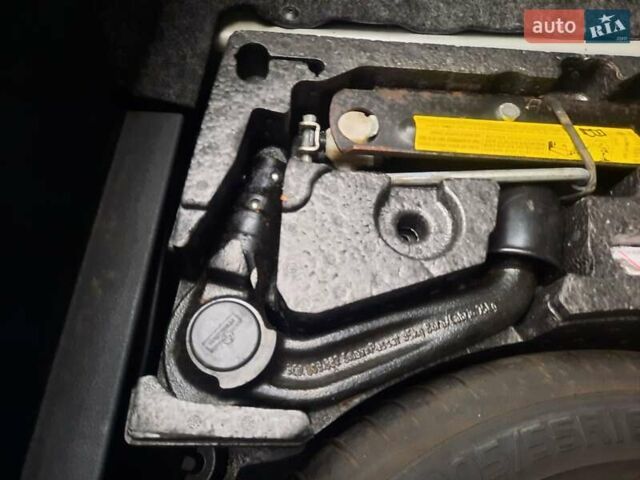 Серый Фольксваген Пассат, объемом двигателя 1.6 л и пробегом 175 тыс. км за 6850 $, фото 65 на Automoto.ua