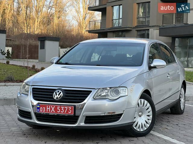Серый Фольксваген Пассат, объемом двигателя 1.6 л и пробегом 227 тыс. км за 5599 $, фото 43 на Automoto.ua