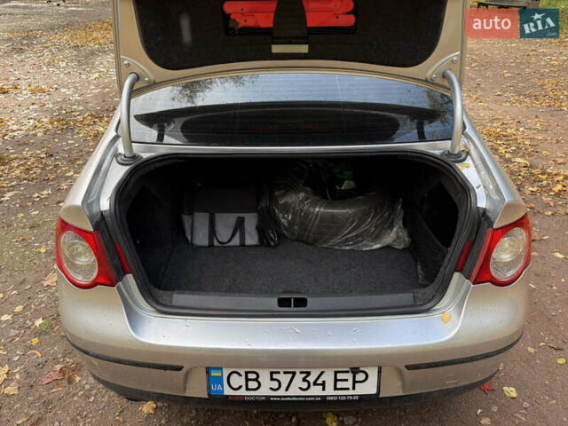 Серый Фольксваген Пассат, объемом двигателя 1.6 л и пробегом 264 тыс. км за 5900 $, фото 15 на Automoto.ua