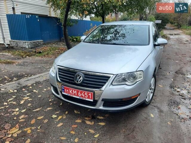 Серый Фольксваген Пассат, объемом двигателя 1.6 л и пробегом 175 тыс. км за 6850 $, фото 3 на Automoto.ua