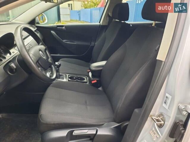 Серый Фольксваген Пассат, объемом двигателя 1.6 л и пробегом 175 тыс. км за 6850 $, фото 38 на Automoto.ua