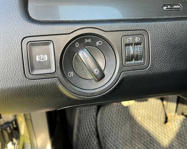 Серый Фольксваген Пассат, объемом двигателя 2 л и пробегом 280 тыс. км за 6200 $, фото 13 на Automoto.ua