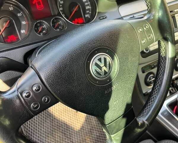 Серый Фольксваген Пассат, объемом двигателя 2 л и пробегом 280 тыс. км за 6200 $, фото 11 на Automoto.ua