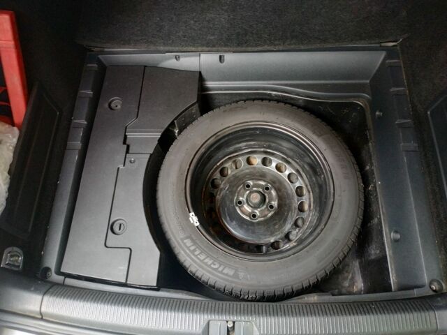 Сірий Фольксваген Пассат, об'ємом двигуна 0 л та пробігом 350 тис. км за 6500 $, фото 3 на Automoto.ua