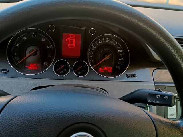 Сірий Фольксваген Пассат, об'ємом двигуна 2 л та пробігом 136 тис. км за 7500 $, фото 8 на Automoto.ua