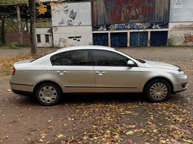 Серый Фольксваген Пассат, объемом двигателя 1.6 л и пробегом 264 тыс. км за 5900 $, фото 5 на Automoto.ua