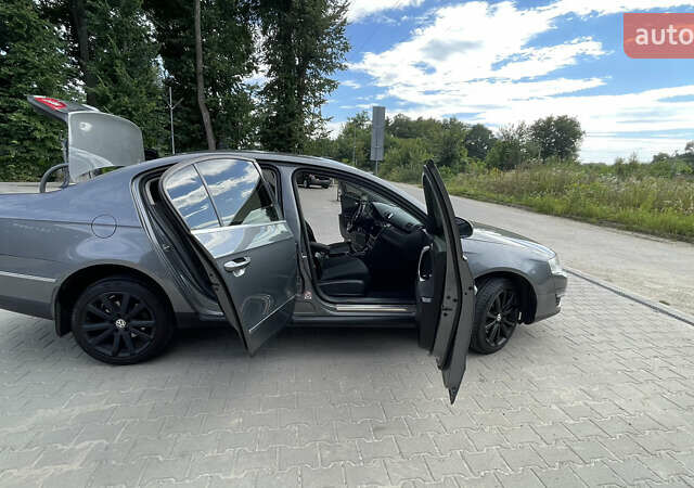 Серый Фольксваген Пассат, объемом двигателя 2 л и пробегом 300 тыс. км за 6500 $, фото 9 на Automoto.ua