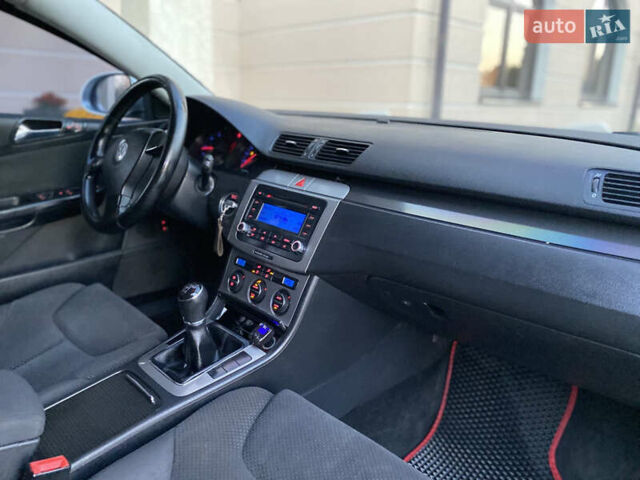 Серый Фольксваген Пассат, объемом двигателя 2 л и пробегом 270 тыс. км за 5750 $, фото 54 на Automoto.ua