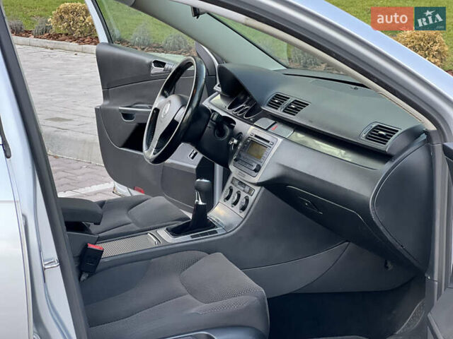 Серый Фольксваген Пассат, объемом двигателя 1.6 л и пробегом 227 тыс. км за 5599 $, фото 60 на Automoto.ua