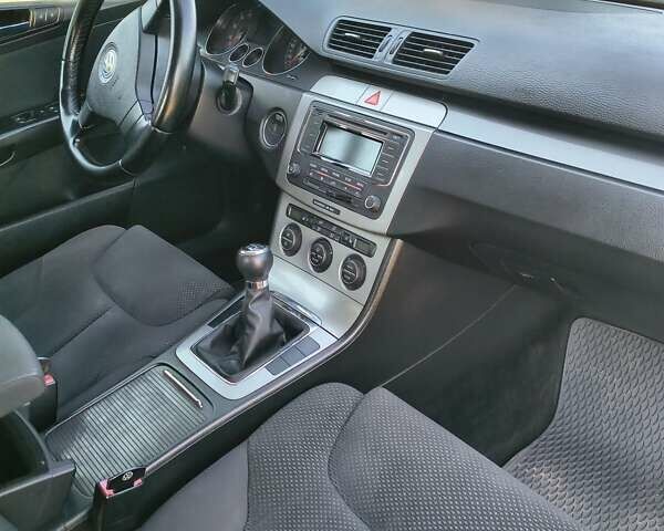 Серый Фольксваген Пассат, объемом двигателя 2 л и пробегом 164 тыс. км за 6100 $, фото 4 на Automoto.ua