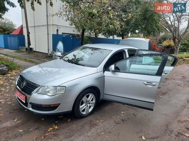 Серый Фольксваген Пассат, объемом двигателя 1.6 л и пробегом 175 тыс. км за 6850 $, фото 73 на Automoto.ua