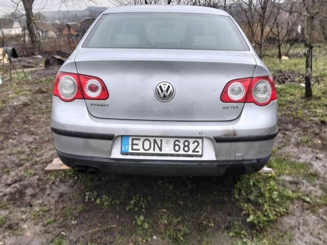 Сірий Фольксваген Пассат, об'ємом двигуна 2 л та пробігом 180 тис. км за 2000 $, фото 1 на Automoto.ua