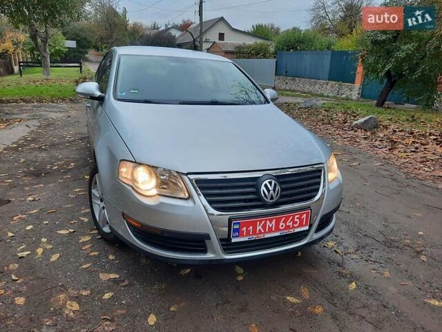 Серый Фольксваген Пассат, объемом двигателя 1.6 л и пробегом 175 тыс. км за 6850 $, фото 97 на Automoto.ua