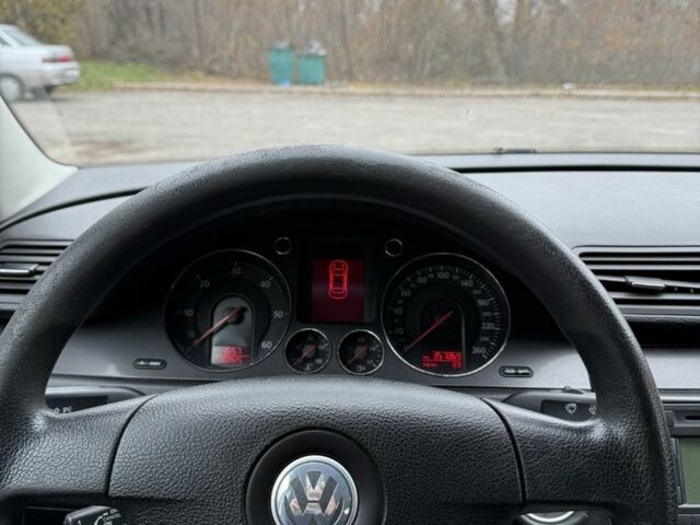 Серый Фольксваген Пассат, объемом двигателя 2 л и пробегом 250 тыс. км за 2900 $, фото 10 на Automoto.ua