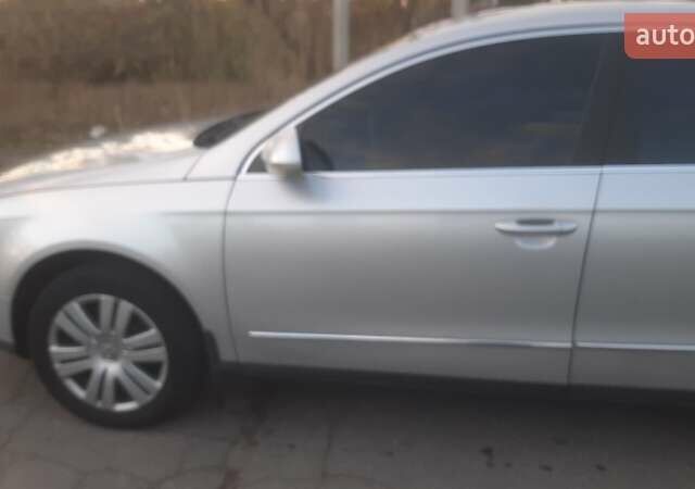 Серый Фольксваген Пассат, объемом двигателя 2 л и пробегом 250 тыс. км за 7150 $, фото 12 на Automoto.ua