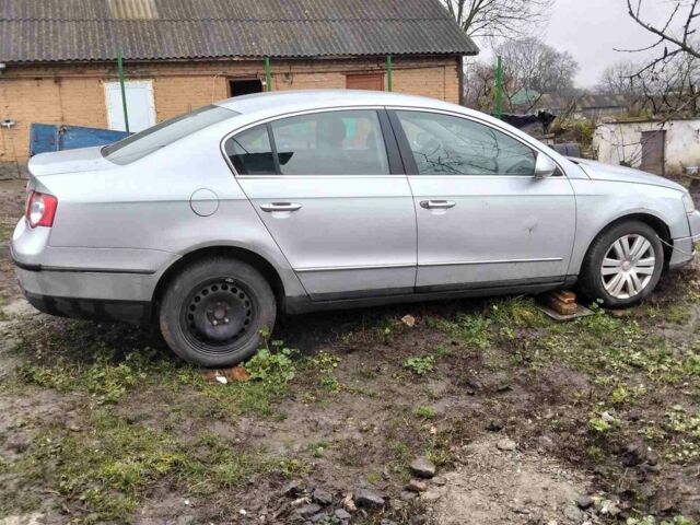 Сірий Фольксваген Пассат, об'ємом двигуна 2 л та пробігом 180 тис. км за 2000 $, фото 2 на Automoto.ua