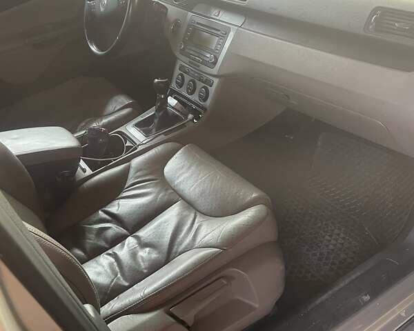 Серый Фольксваген Пассат, объемом двигателя 1.98 л и пробегом 240 тыс. км за 6300 $, фото 2 на Automoto.ua