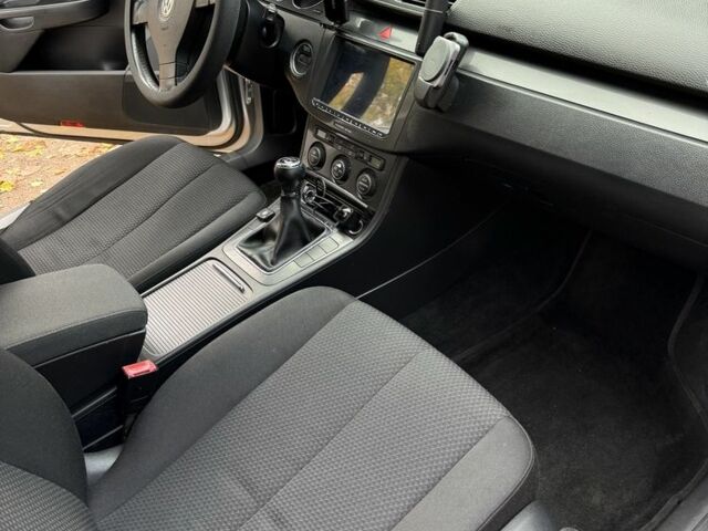 Серый Фольксваген Пассат, объемом двигателя 1.6 л и пробегом 264 тыс. км за 5900 $, фото 14 на Automoto.ua