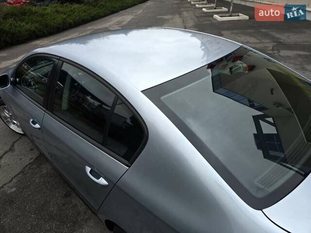 Сірий Фольксваген Пассат, об'ємом двигуна 1.6 л та пробігом 179 тис. км за 6300 $, фото 9 на Automoto.ua