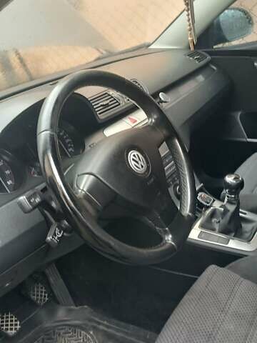 Серый Фольксваген Пассат, объемом двигателя 1.98 л и пробегом 183 тыс. км за 6300 $, фото 6 на Automoto.ua