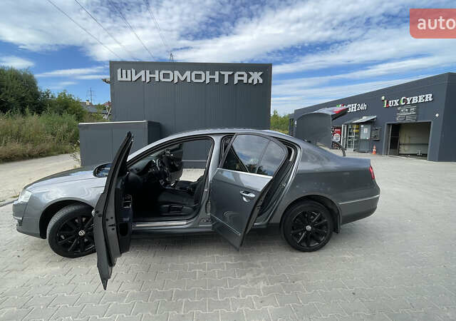 Серый Фольксваген Пассат, объемом двигателя 2 л и пробегом 300 тыс. км за 6500 $, фото 4 на Automoto.ua