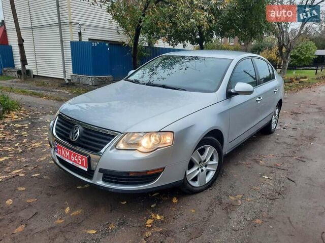 Серый Фольксваген Пассат, объемом двигателя 1.6 л и пробегом 175 тыс. км за 6850 $, фото 92 на Automoto.ua