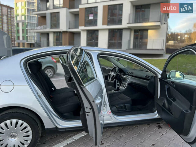 Серый Фольксваген Пассат, объемом двигателя 1.6 л и пробегом 227 тыс. км за 5599 $, фото 81 на Automoto.ua