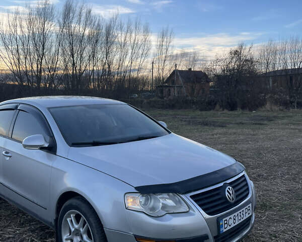 Серый Фольксваген Пассат, объемом двигателя 1.9 л и пробегом 316 тыс. км за 4400 $, фото 2 на Automoto.ua