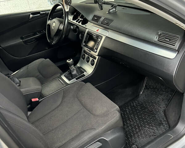 Серый Фольксваген Пассат, объемом двигателя 1.98 л и пробегом 253 тыс. км за 3999 $, фото 15 на Automoto.ua