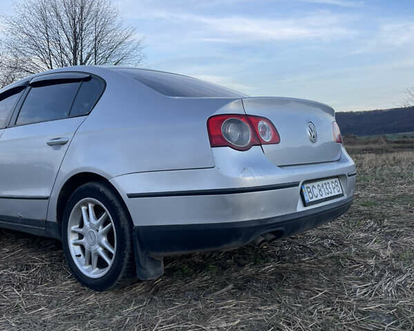 Серый Фольксваген Пассат, объемом двигателя 1.9 л и пробегом 316 тыс. км за 4400 $, фото 5 на Automoto.ua