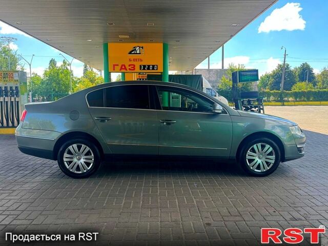 Серый Фольксваген Пассат, объемом двигателя 2 л и пробегом 258 тыс. км за 5500 $, фото 2 на Automoto.ua