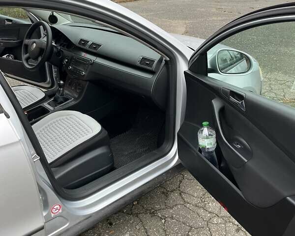 Серый Фольксваген Пассат, объемом двигателя 1.9 л и пробегом 344 тыс. км за 3150 $, фото 9 на Automoto.ua