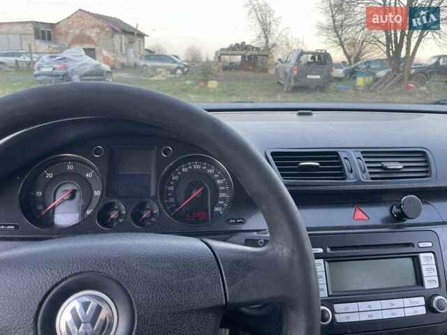 Серый Фольксваген Пассат, объемом двигателя 1.9 л и пробегом 316 тыс. км за 4400 $, фото 10 на Automoto.ua