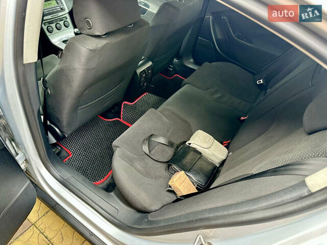Сірий Фольксваген Пассат, об'ємом двигуна 1.97 л та пробігом 307 тис. км за 5300 $, фото 9 на Automoto.ua