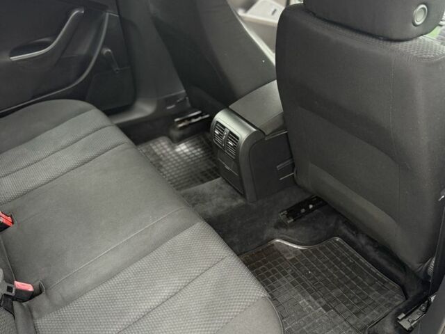 Серый Фольксваген Пассат, объемом двигателя 2 л и пробегом 250 тыс. км за 2900 $, фото 13 на Automoto.ua