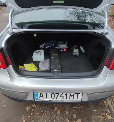 Серый Фольксваген Пассат, объемом двигателя 1.97 л и пробегом 304 тыс. км за 5000 $, фото 2 на Automoto.ua