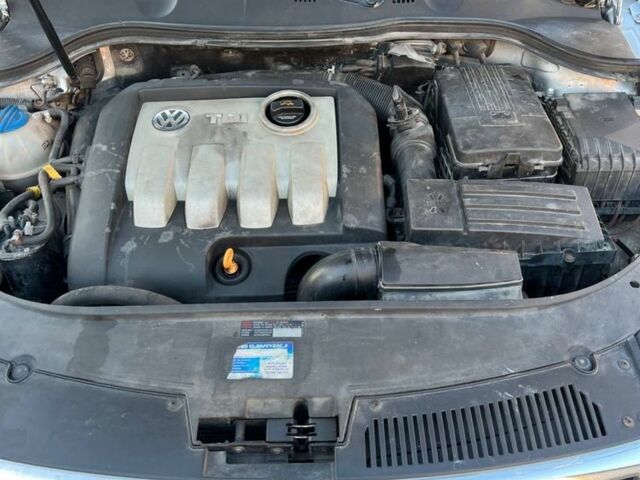 Серый Фольксваген Пассат, объемом двигателя 1.9 л и пробегом 450 тыс. км за 2599 $, фото 3 на Automoto.ua