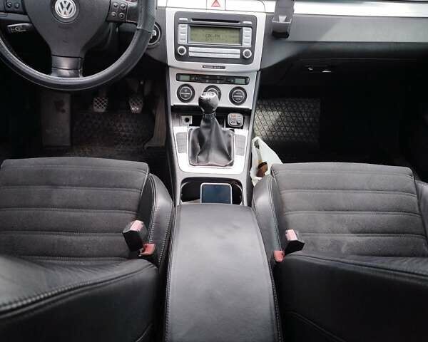 Серый Фольксваген Пассат, объемом двигателя 1.98 л и пробегом 280 тыс. км за 5000 $, фото 1 на Automoto.ua