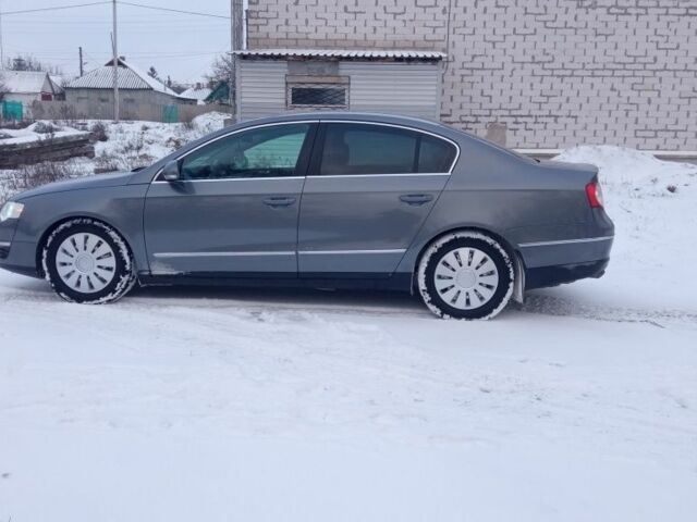 Серый Фольксваген Пассат, объемом двигателя 0 л и пробегом 300 тыс. км за 2600 $, фото 6 на Automoto.ua