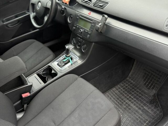 Серый Фольксваген Пассат, объемом двигателя 2 л и пробегом 250 тыс. км за 2900 $, фото 15 на Automoto.ua