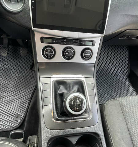 Серый Фольксваген Пассат, объемом двигателя 2 л и пробегом 300 тыс. км за 6500 $, фото 36 на Automoto.ua