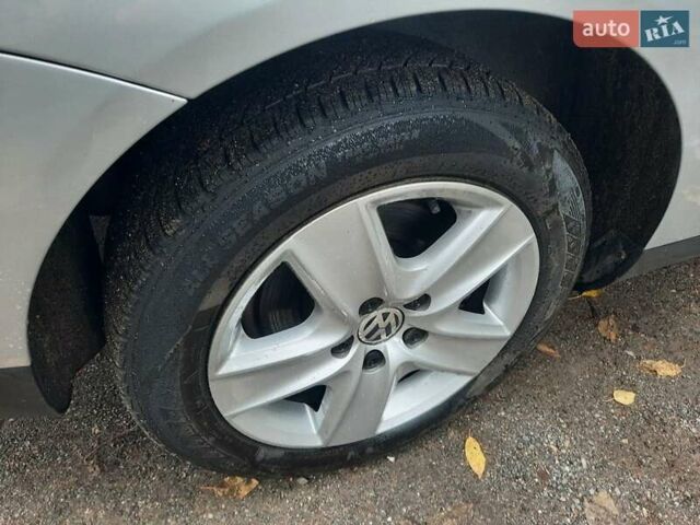 Серый Фольксваген Пассат, объемом двигателя 1.6 л и пробегом 175 тыс. км за 6850 $, фото 80 на Automoto.ua