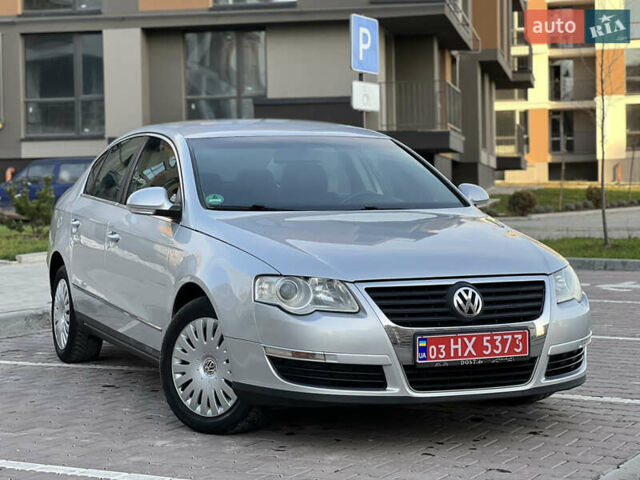 Серый Фольксваген Пассат, объемом двигателя 1.6 л и пробегом 227 тыс. км за 5599 $, фото 4 на Automoto.ua