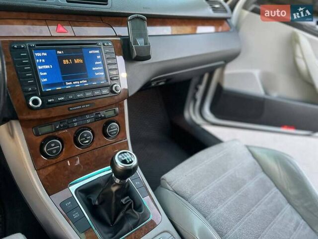 Сірий Фольксваген Пассат, об'ємом двигуна 1.98 л та пробігом 288 тис. км за 8450 $, фото 18 на Automoto.ua