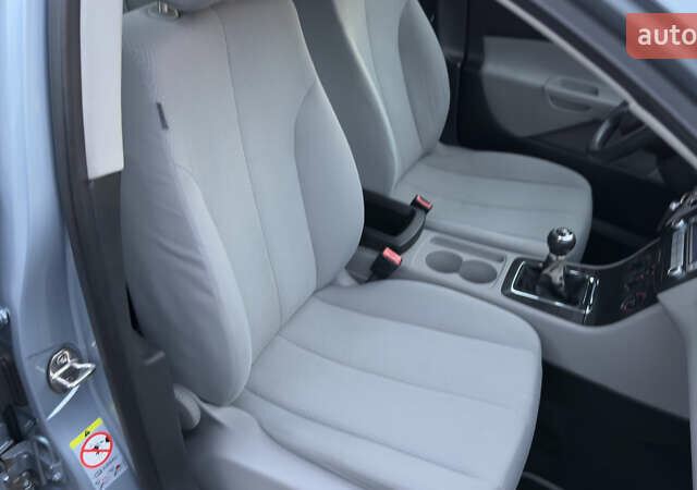 Серый Фольксваген Пассат, объемом двигателя 1.6 л и пробегом 190 тыс. км за 6450 $, фото 34 на Automoto.ua