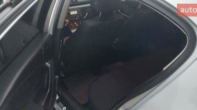 Сірий Фольксваген Пассат, об'ємом двигуна 2 л та пробігом 266 тис. км за 4999 $, фото 15 на Automoto.ua