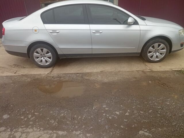 Серый Фольксваген Пассат, объемом двигателя 1.9 л и пробегом 290 тыс. км за 6500 $, фото 5 на Automoto.ua