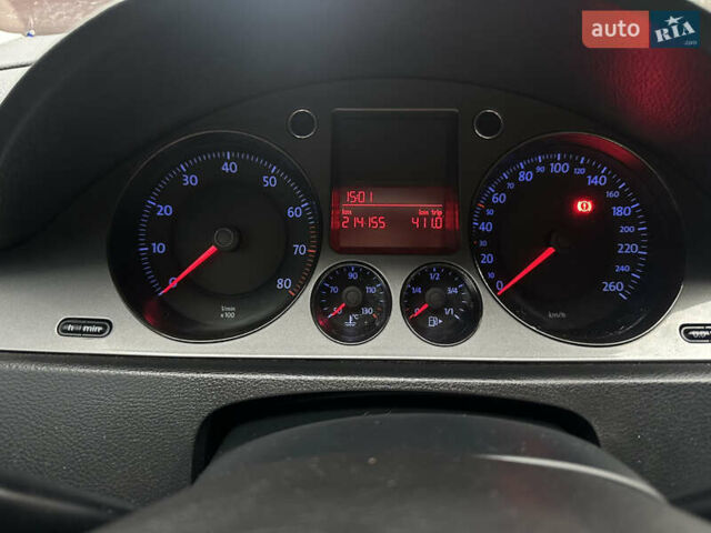 Серый Фольксваген Пассат, объемом двигателя 1.98 л и пробегом 214 тыс. км за 4600 $, фото 9 на Automoto.ua