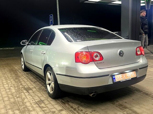 Серый Фольксваген Пассат, объемом двигателя 1.6 л и пробегом 244 тыс. км за 6000 $, фото 1 на Automoto.ua