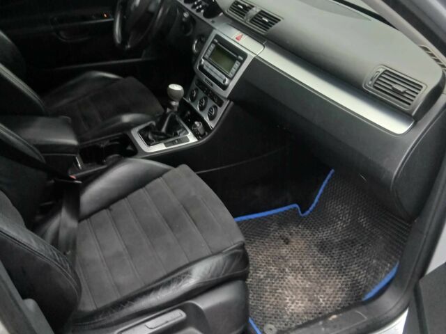 Серый Фольксваген Пассат, объемом двигателя 1.6 л и пробегом 340 тыс. км за 4500 $, фото 4 на Automoto.ua